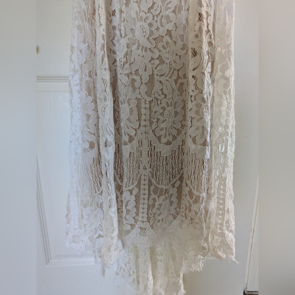 Elegant White Lace Dress - Picture 7 of 10